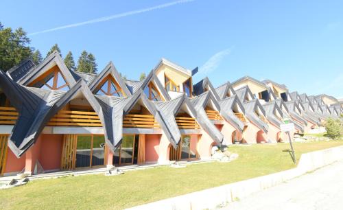 Campo Carlo Magno Apartment | Ville Golf & Ski