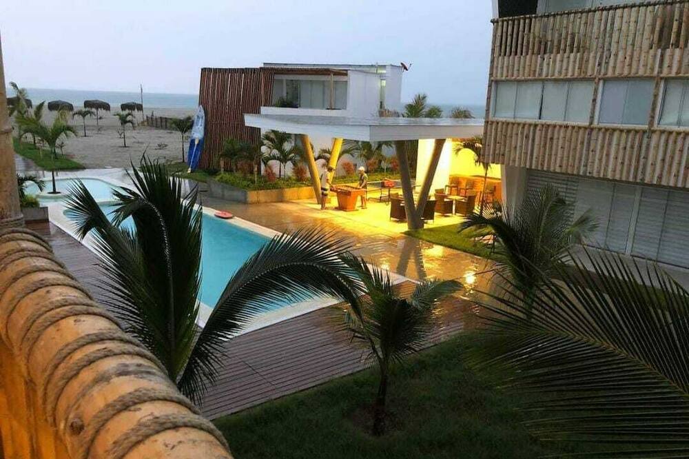 Bocapan Condo | Bocapan palm trees