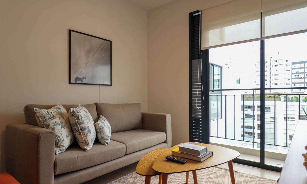 Armendariz Apartment | w* | Refined & Cozy 2BR w/Balcony in Miraflores