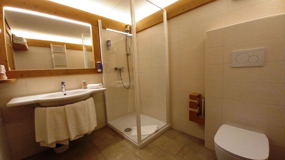 Photo of Bathroom in Vaneze