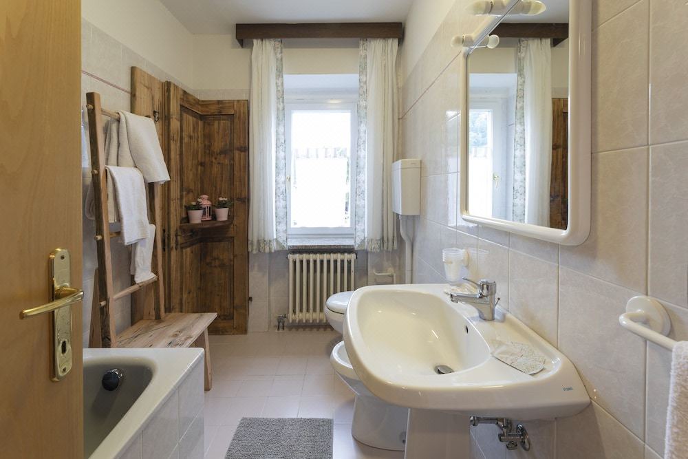 Photo of Bathroom in Transacqua