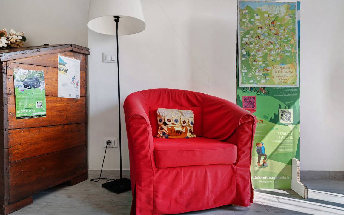 Photo of Livingroom in Dorsino