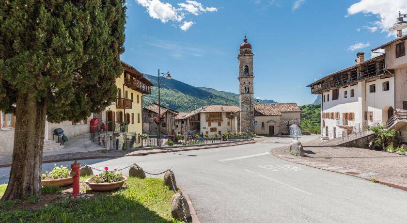 Photo of Buildings in Dorsino