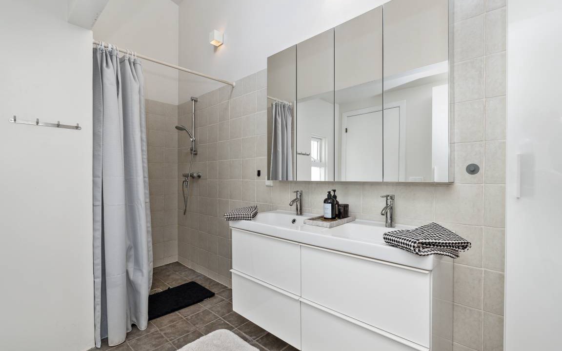 Photo of Bathroom in Alftanes