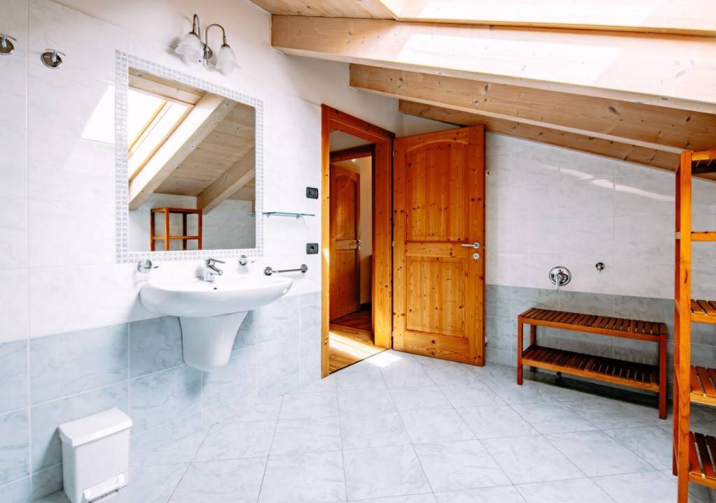 Photo of Bathroom in Ronzone
