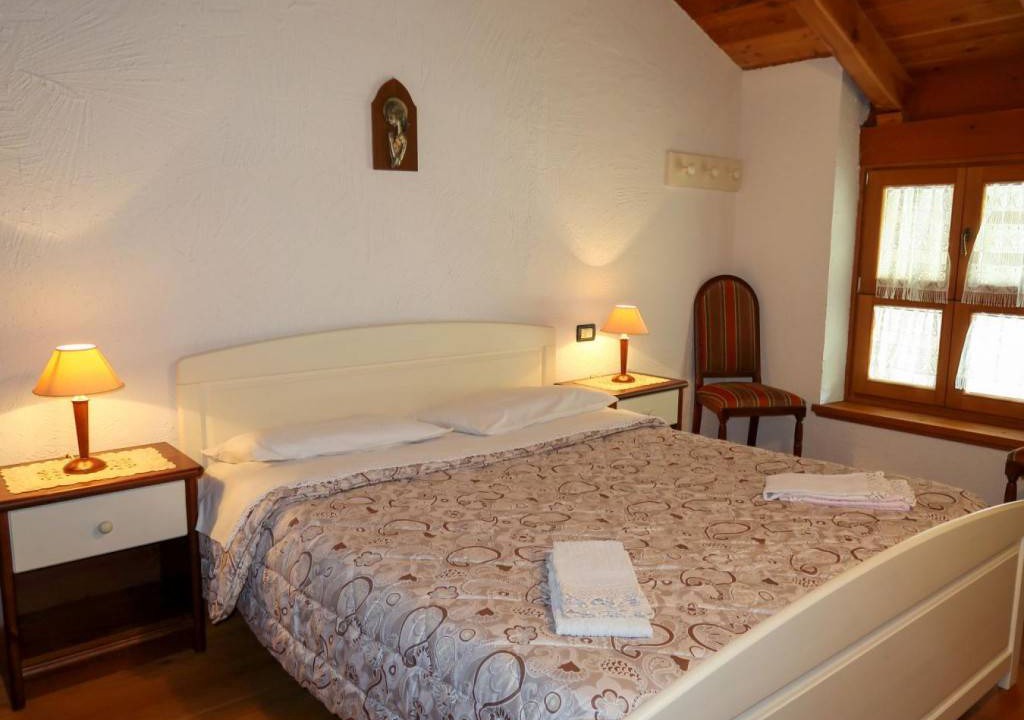 Photo of Bedroom in Calceranica al Lago