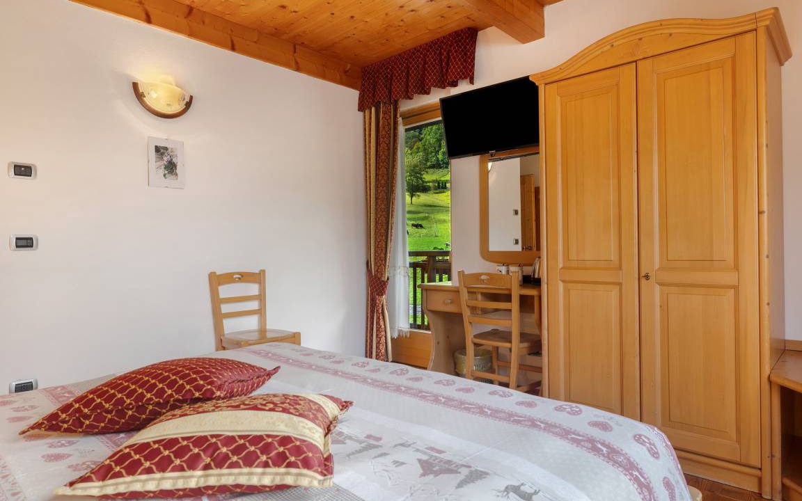 Photo of Bedroom in Caderzone Terme