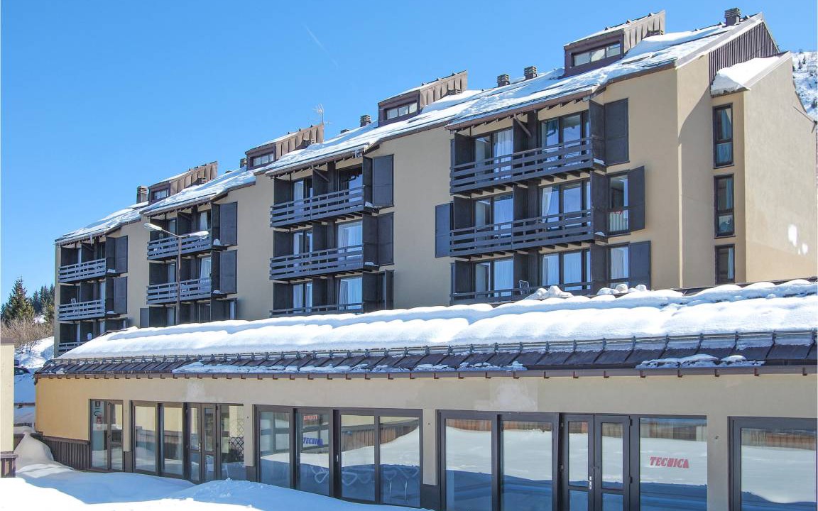 Photo of Buildings in Vason