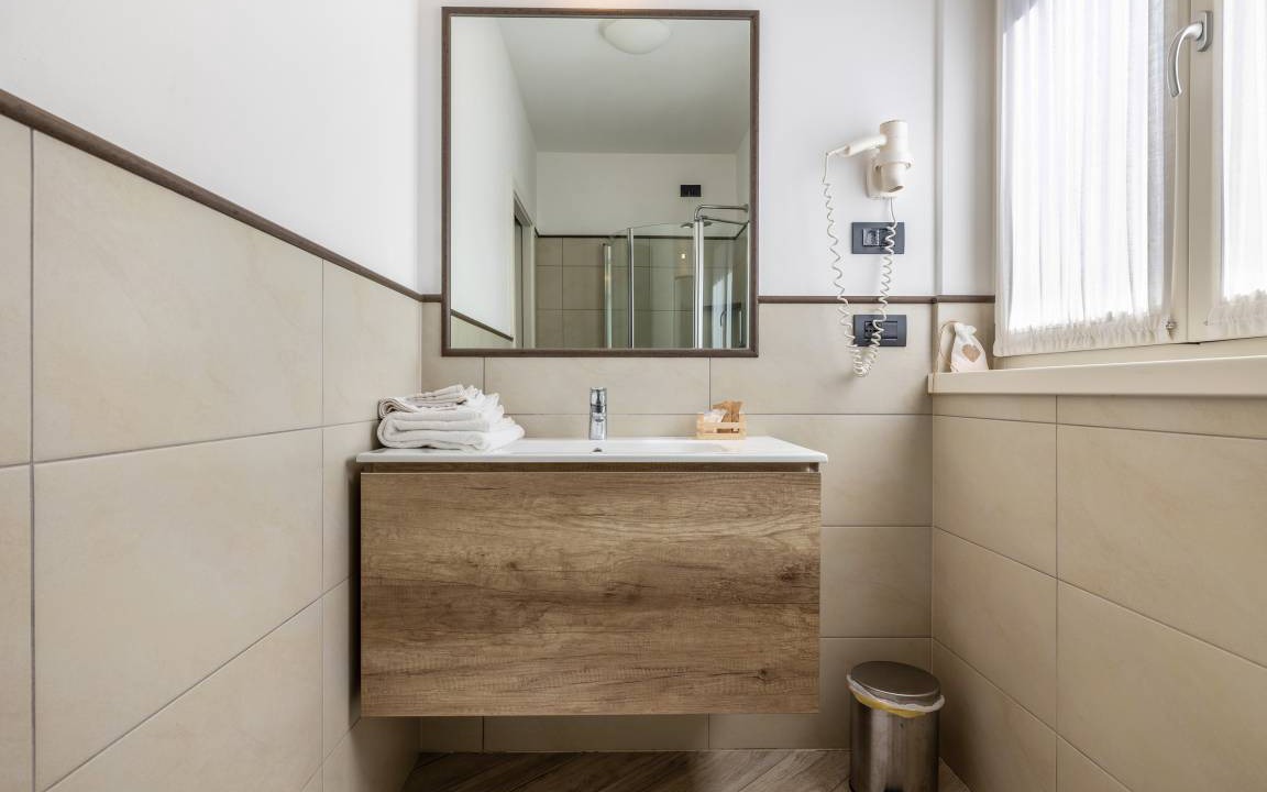 Photo of Bathroom in Dro