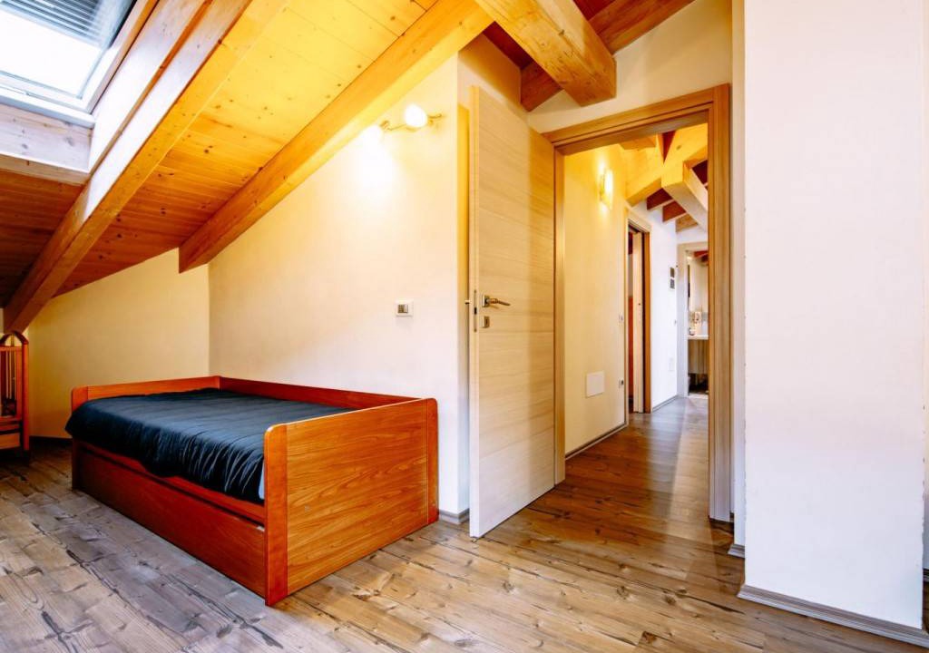 Photo of Bedroom in Calceranica al Lago