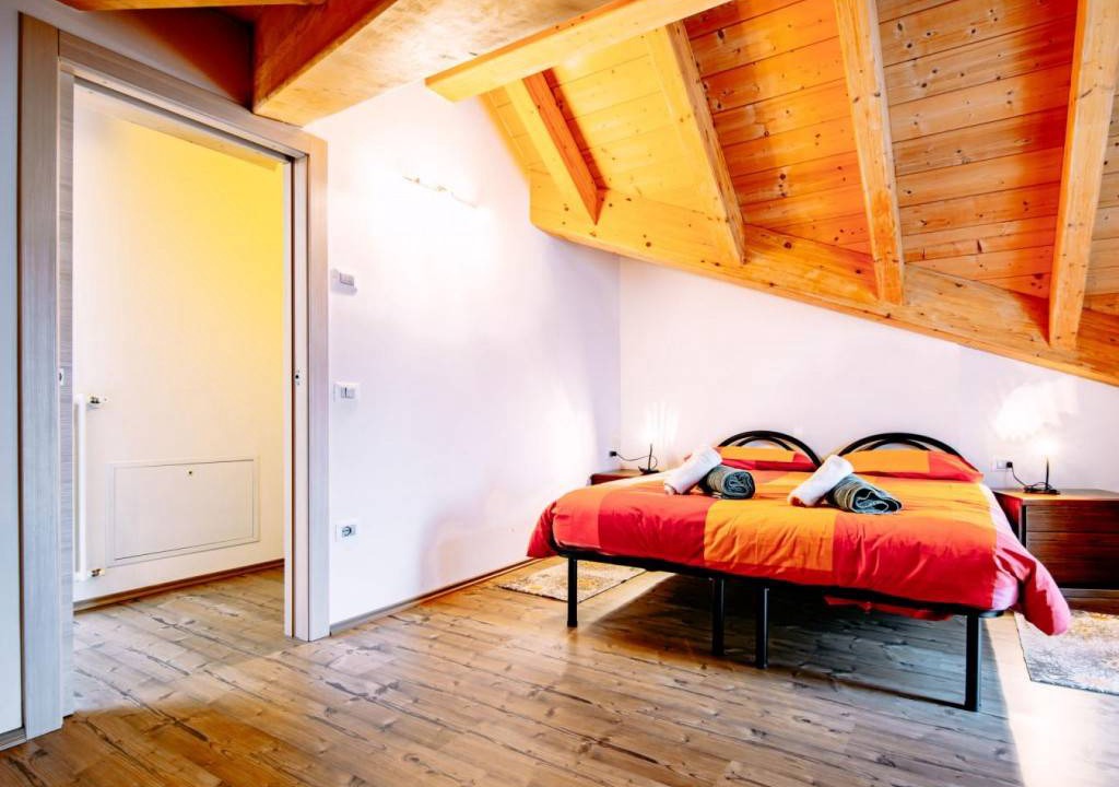 Photo of Bedroom in Calceranica al Lago