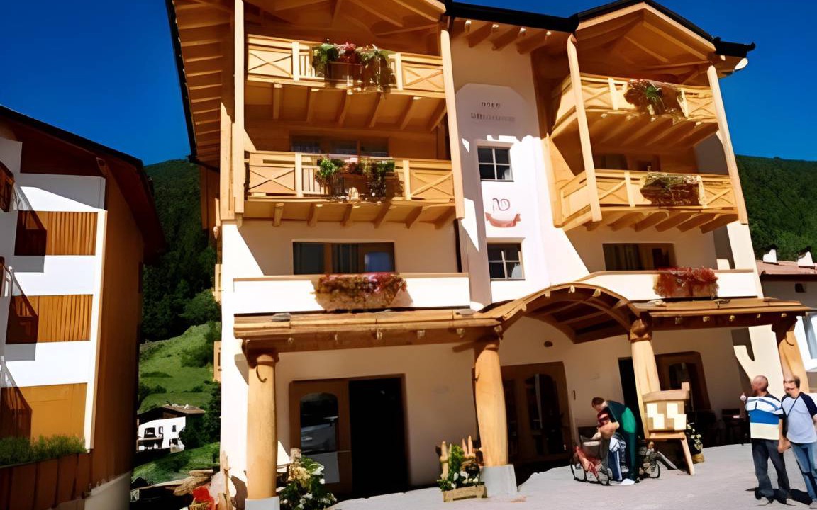 Photo of Others in Brusago