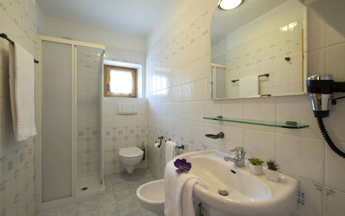 Photo of Bathroom in Molveno