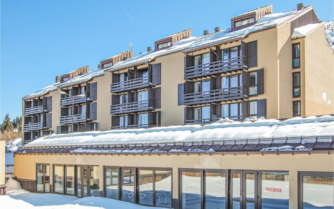 Photo of Buildings in Vason