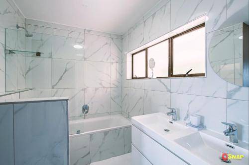 Photo of Bathroom in Umdloti