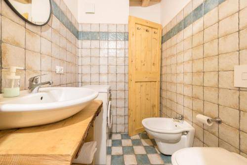 Photo of Bathroom in Canale di Tenno