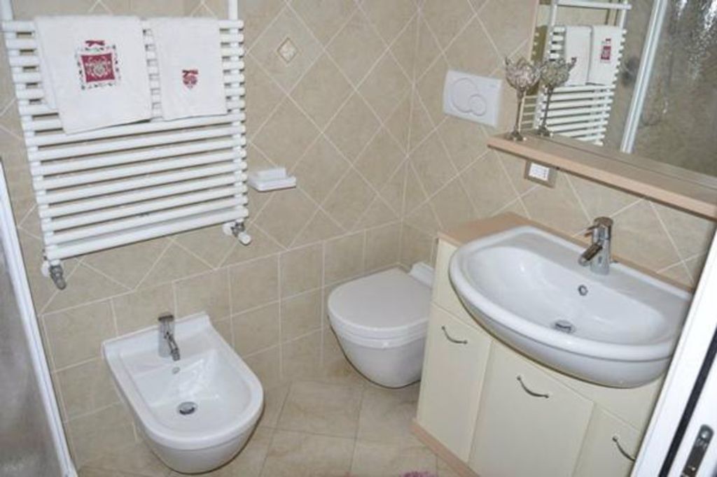 Photo of Bathroom in Mezzano