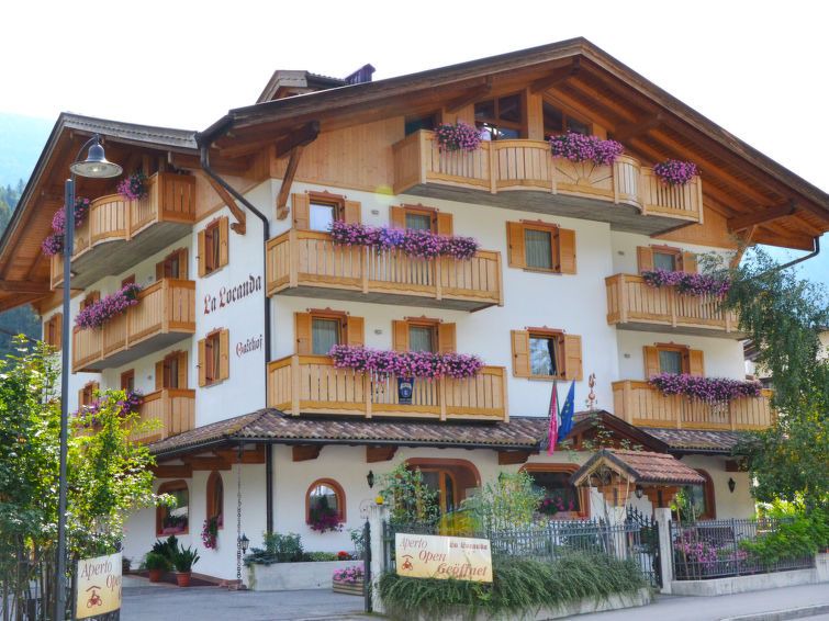Photo of Buildings in Giustino
