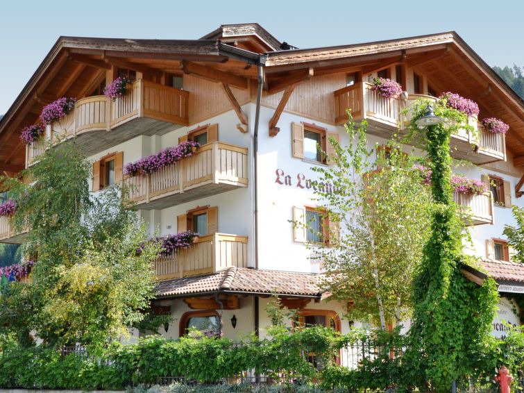 Photo of Buildings in Giustino