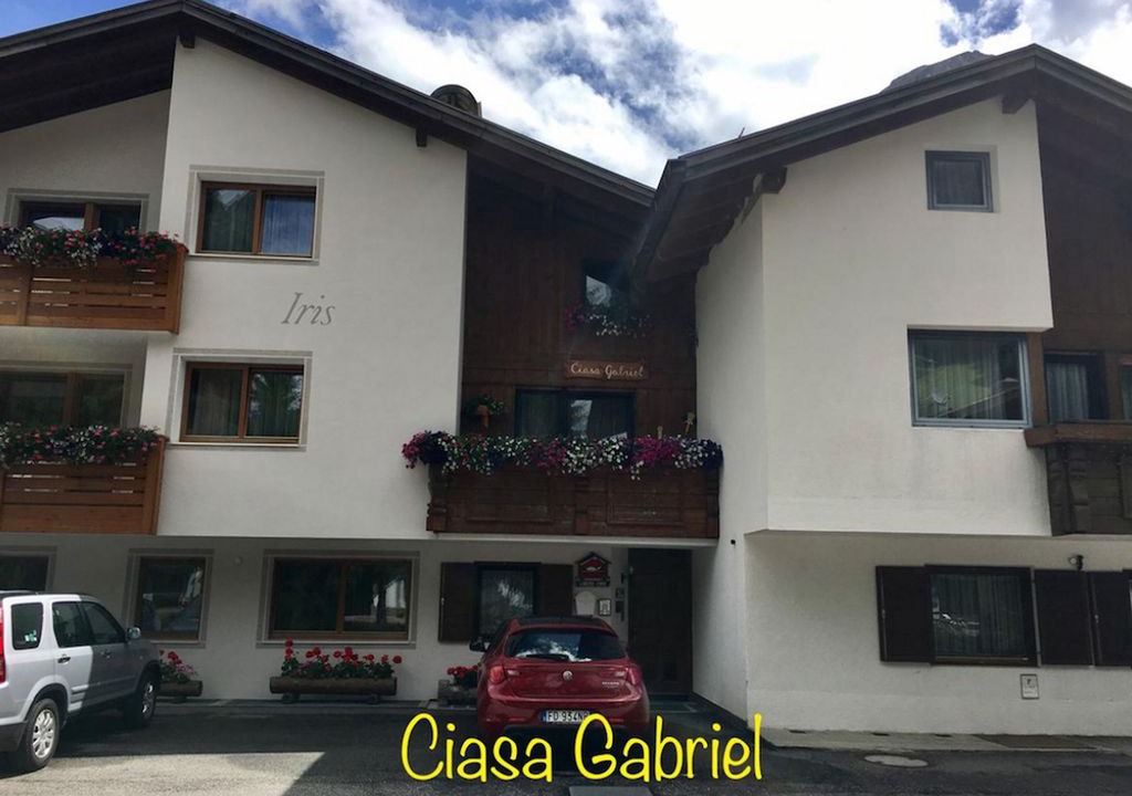 Photo of Buildings in Colfosco