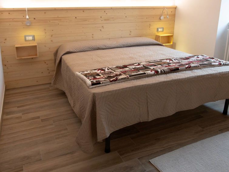 Photo of Bedroom in Enguiso