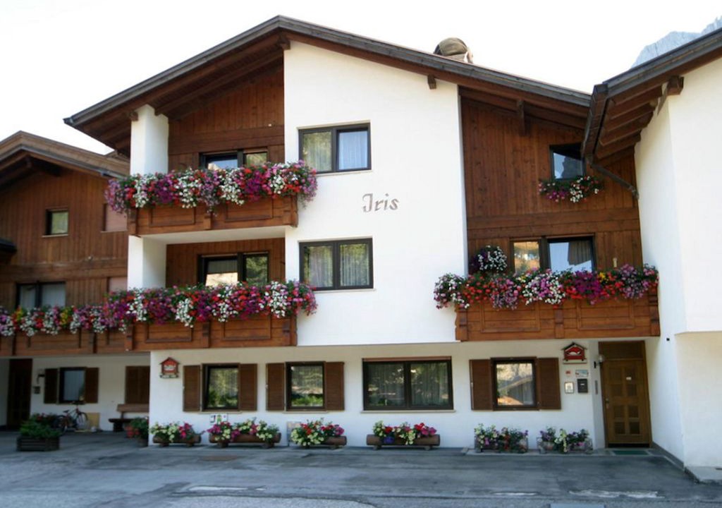 Photo of Buildings in Colfosco