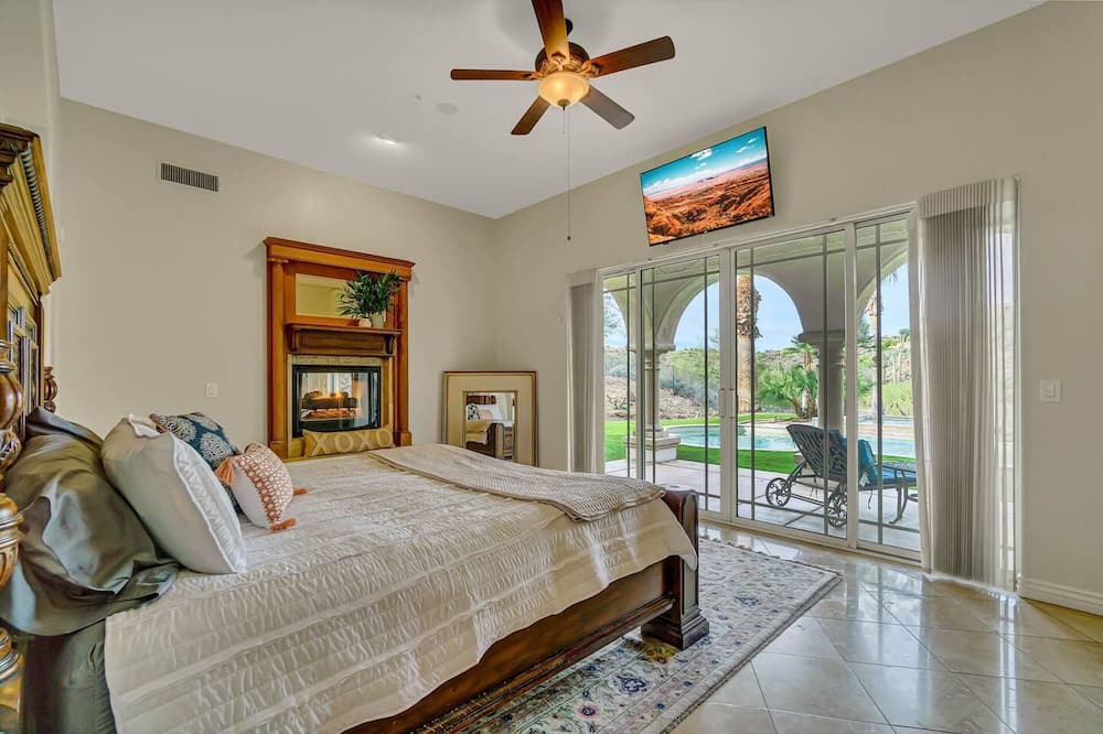 Photo of Bedroom in Firerock