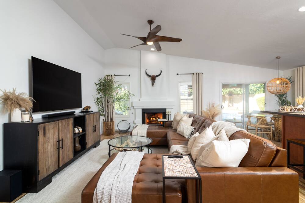 Photo of Bedroom in Paradise Valley Village