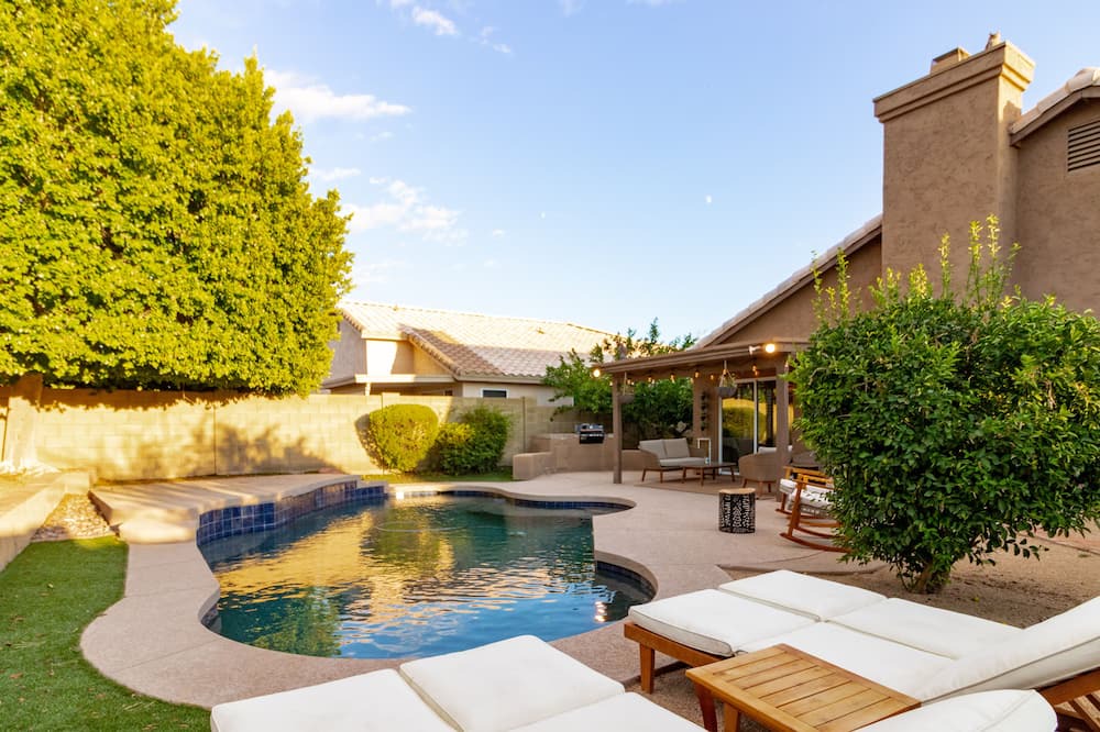 Photo of Outdoor in Paradise Valley Village