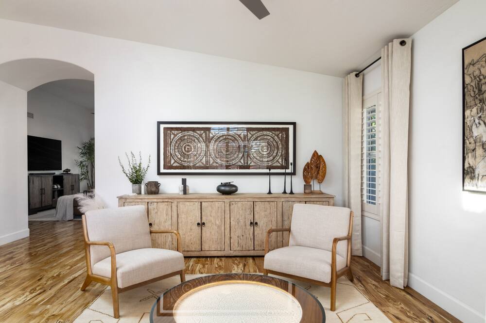 Photo of Bedroom in Paradise Valley Village
