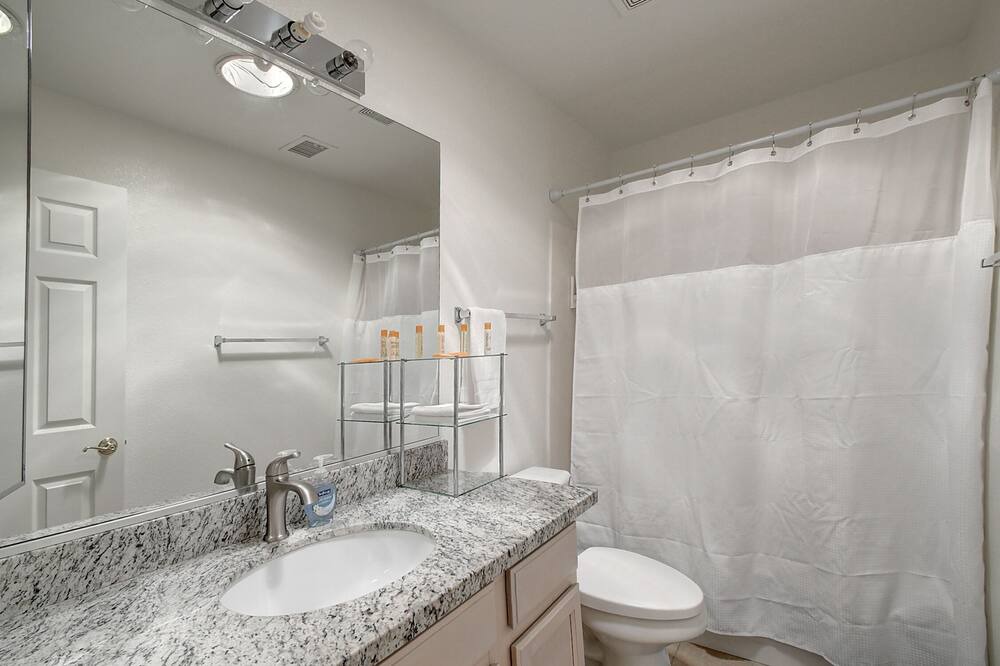 Photo of Bathroom in Avondale