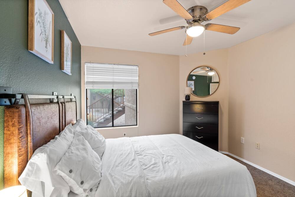 Photo of Bedroom in Quail Canyon