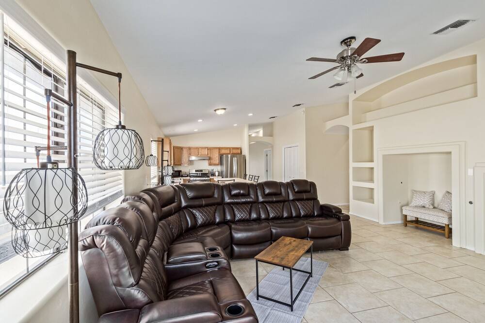 Photo of Livingroom in Drexel Heights