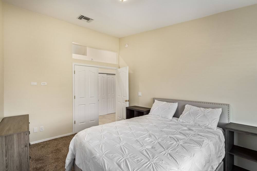 Photo of Bedroom in Drexel Heights