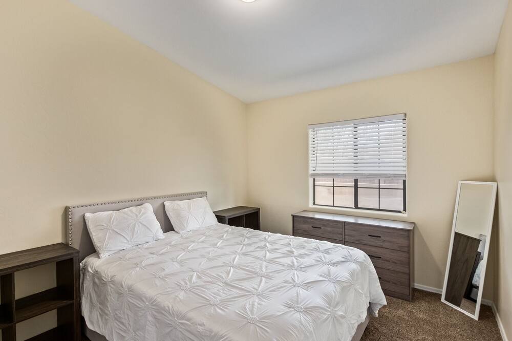 Photo of Bedroom in Drexel Heights