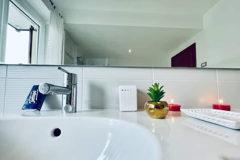 Photo of Bathroom in Barco
