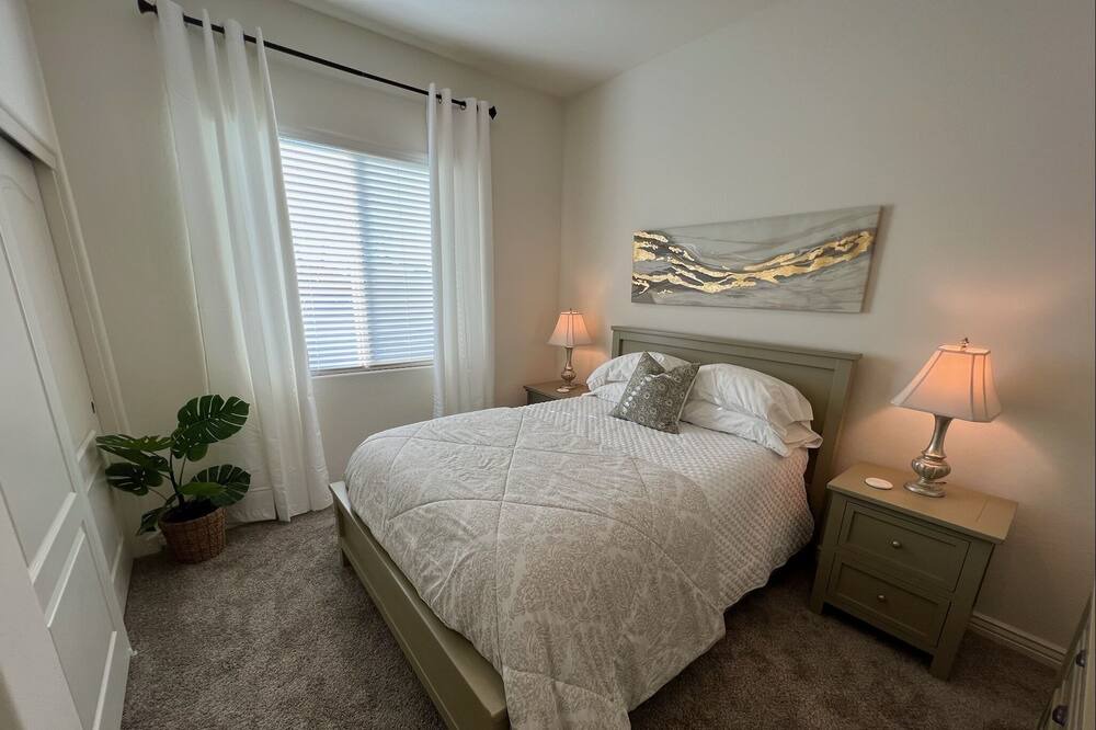 Photo of Bedroom in Queen Creek