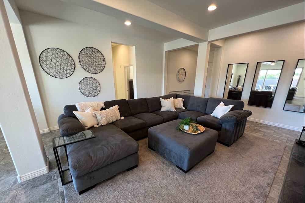 Photo of Livingroom in Queen Creek