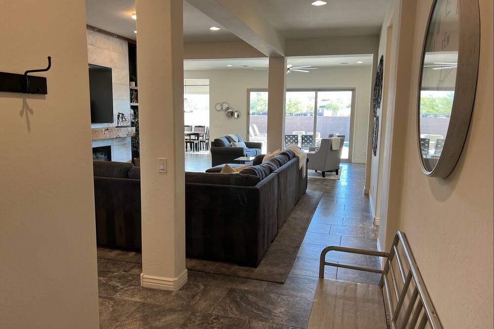 Photo of Livingroom in Queen Creek