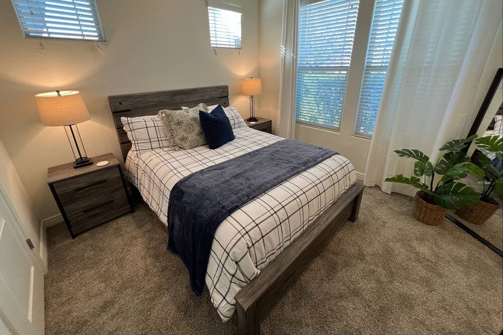 Photo of Bedroom in Queen Creek