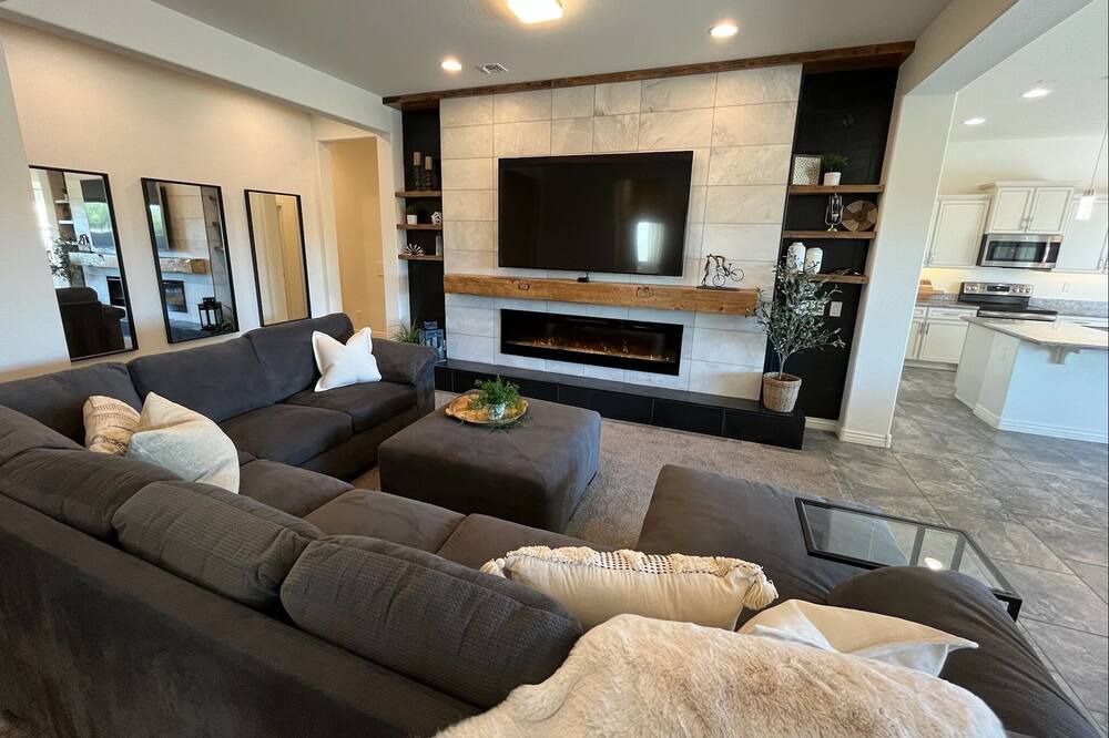 Photo of Livingroom in Queen Creek