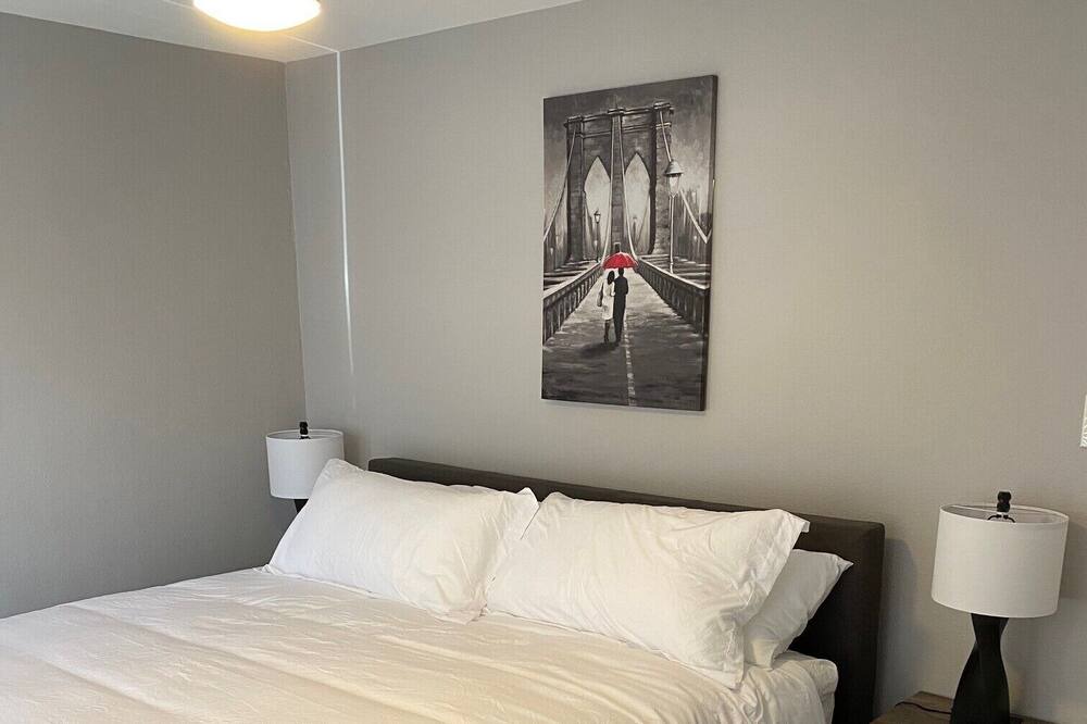 Photo of Bedroom in Fashion Square