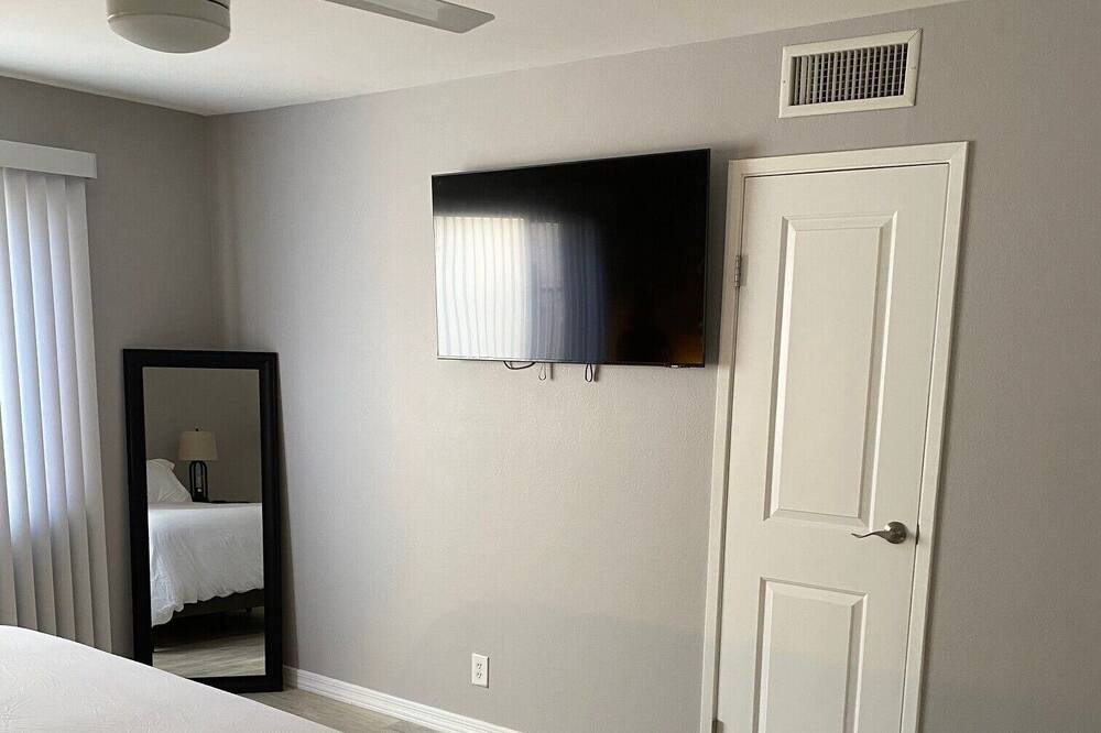 Photo of Bedroom in Fashion Square