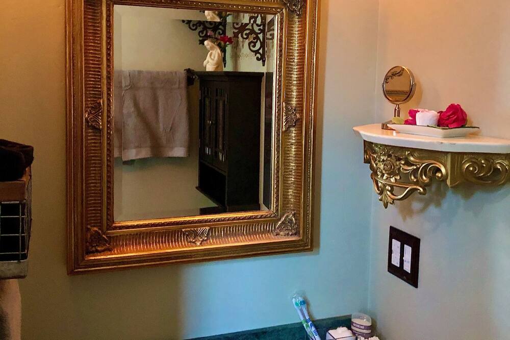 Photo of Bathroom in Mountain Club
