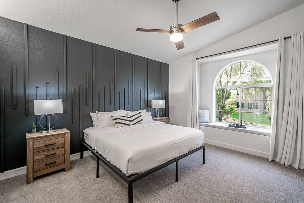 Photo of Bedroom in Desert Paradise Estates