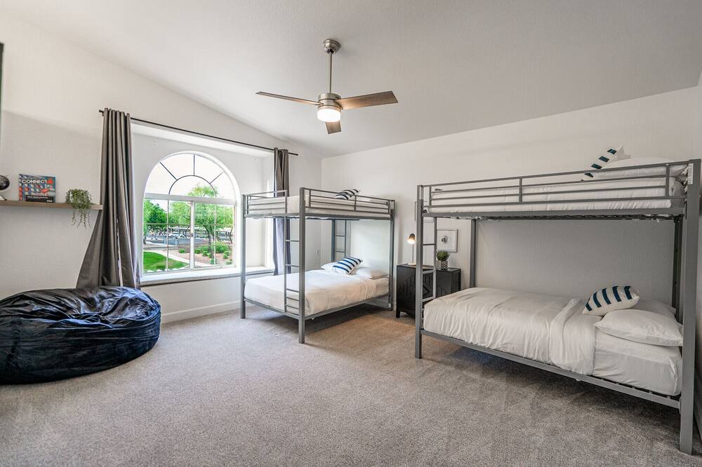 Photo of Bedroom in Desert Paradise Estates