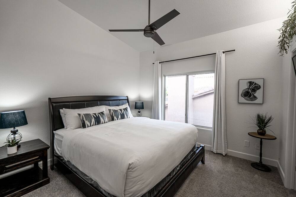 Photo of Bedroom in Desert Paradise Estates