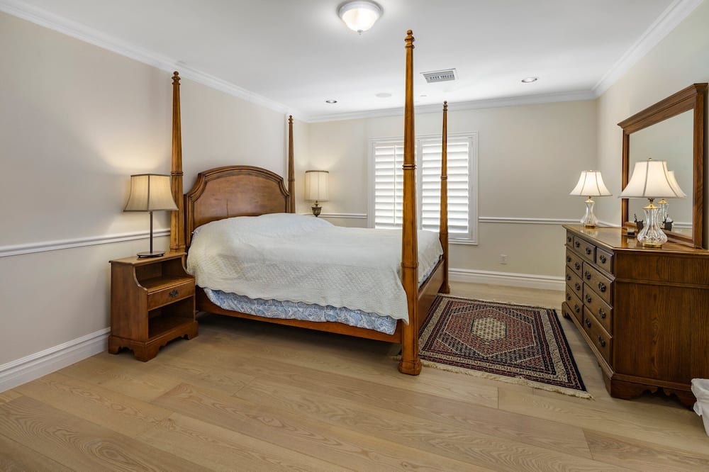 Photo of Bedroom in Country Club Acres