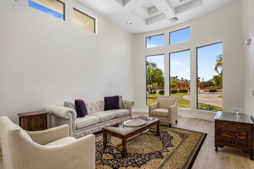 Photo of Livingroom in Country Club Acres
