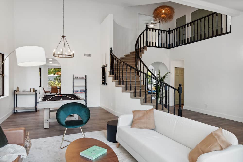 Photo of Livingroom in Casa Rica North